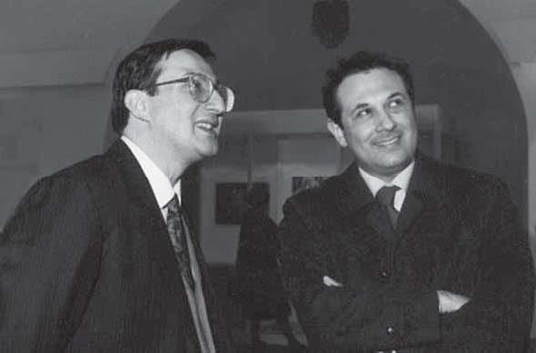 24 Roma 1993, Accademia di Romania, mostra Personale di Guadagnuolo Luoghi del Tempo, con Carlo Fabrizio Carli.jpg